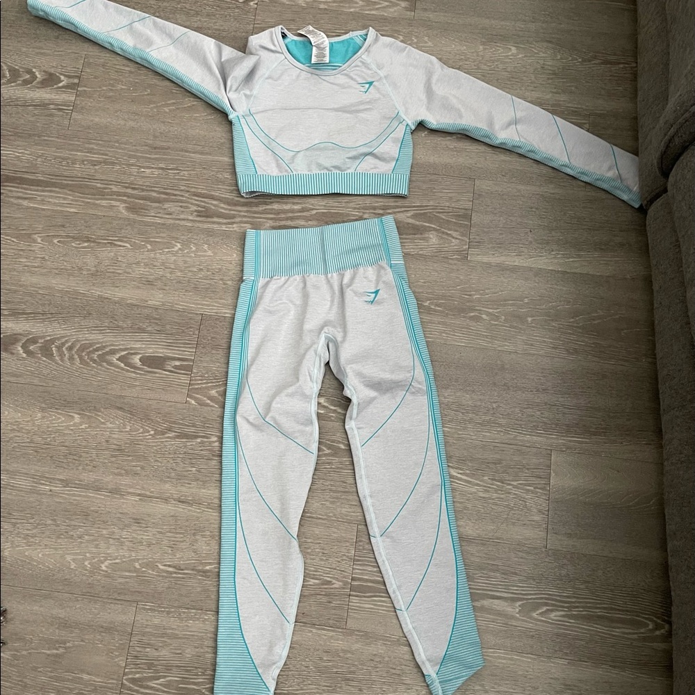 Gymshark Amplify Blue set
